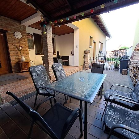 Ubytovani U Malinkovicu Břeclav Exterior foto